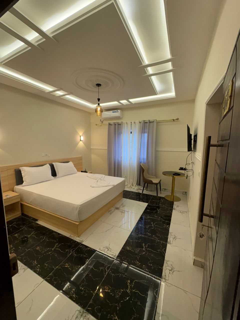 Hotel luxury showcase